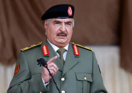حفتر ينفي التدخل في الصراع السوداني